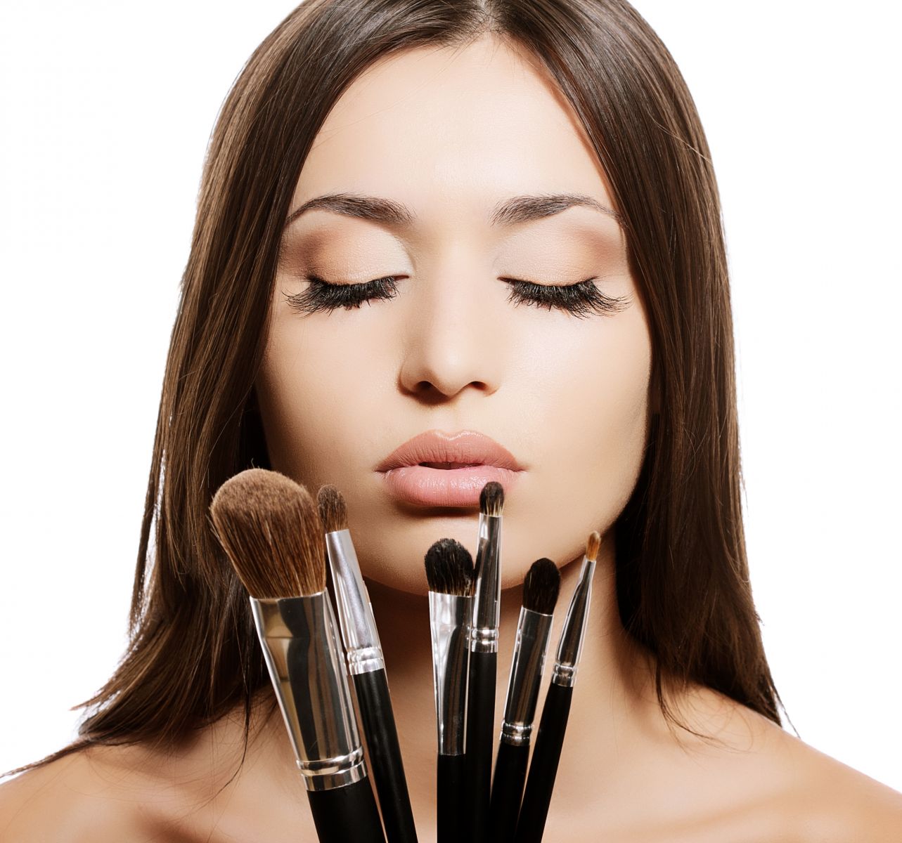 Makijaż naturalny DIY? Poznaj niezawodne sposoby na piękny wygląd