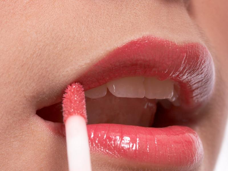 Błyszczyk do ust – wymarzony kosmetyk dla kobiet