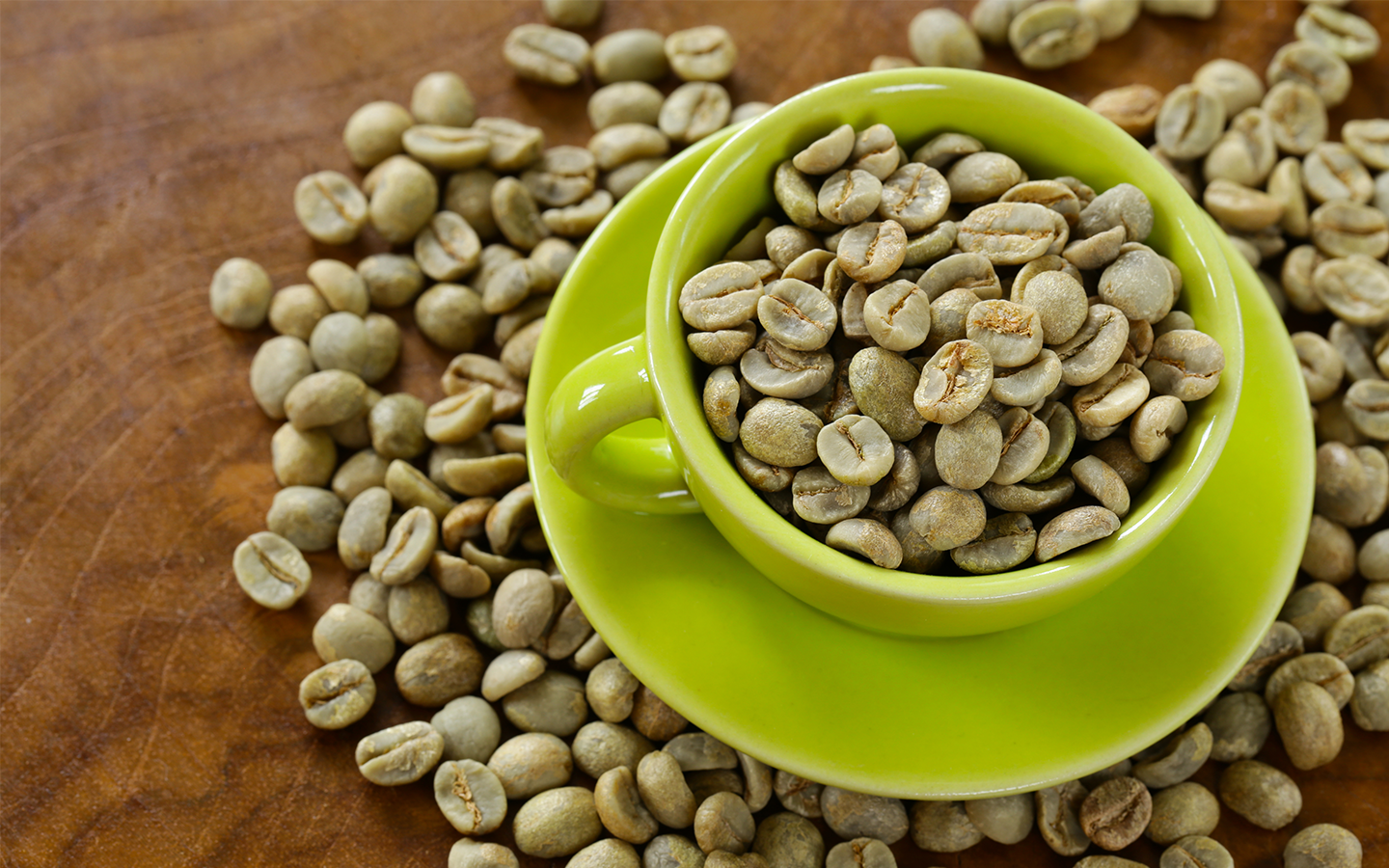 Kawa zielona – co to jest i jakie ma właściwości? Wpływ zielonej kawy na zdrowie i wygląd